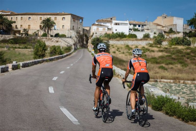 Spannende Mallorca Rennrad Mieten Fotosnull